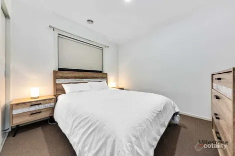 Property photo of 10 Edison Street Fraser Rise VIC 3336