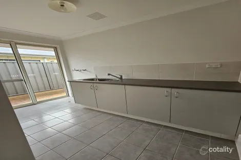 Property photo of 28 Astrolabe Way Swan View WA 6056