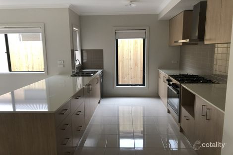 Property photo of 105 Fiorelli Boulevard Cranbourne East VIC 3977