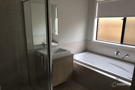 Property photo of 105 Fiorelli Boulevard Cranbourne East VIC 3977