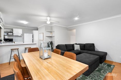 Property photo of 2/3 Harvey Court Labrador QLD 4215