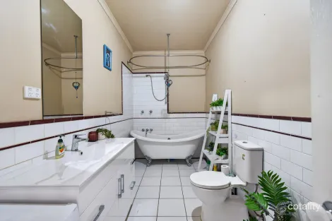 Property photo of 18 Ailsa Street Mansfield VIC 3722