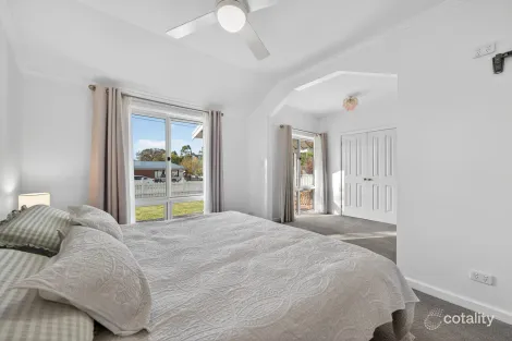 Property photo of 18 Ailsa Street Mansfield VIC 3722