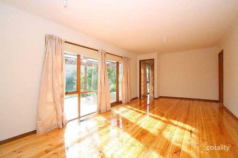 Property photo of 3 White Court Mill Park VIC 3082