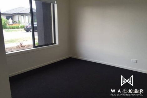 Property photo of 24 Versant Drive Craigieburn VIC 3064