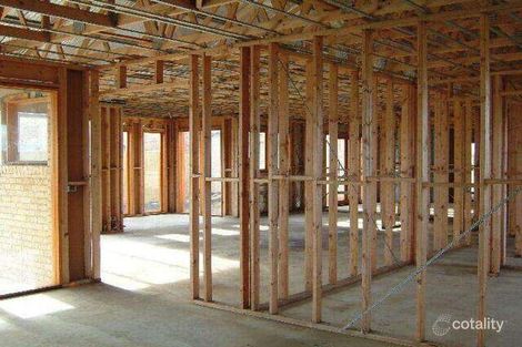 21 Lake King Cir, Waterways, VIC 3195