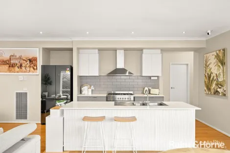 Property photo of 62 Infinity Drive Fraser Rise VIC 3336