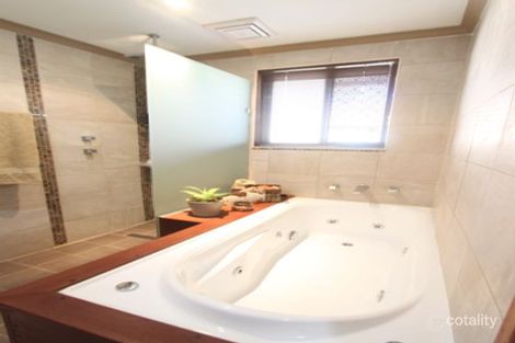 Property photo of 8 Gray Place Wetherill Park NSW 2164