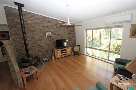 Property photo of 89 James Sea Drive Green Point NSW 2251