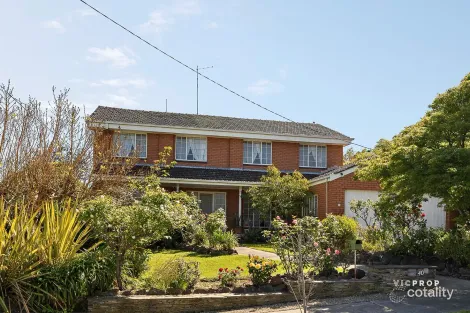 Property photo of 40 Rathmullen Quadrant Doncaster VIC 3108