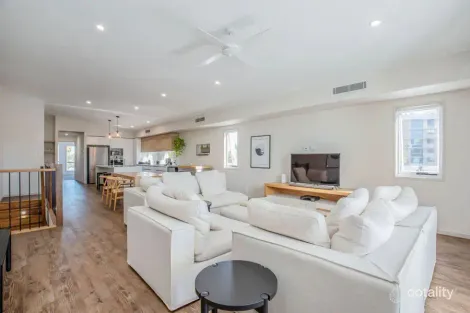 2/36 Shoveller Ave, Paradise Point, QLD 4216