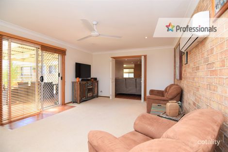 Property photo of 4 Magnolia Close Kelso NSW 2795