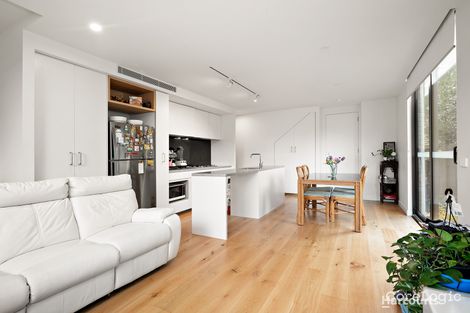 Property photo of 8/32 Prince Edward Avenue McKinnon VIC 3204