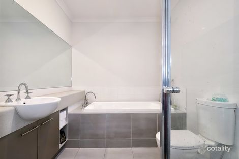 Property photo of 11 Rockwall Drive Craigieburn VIC 3064