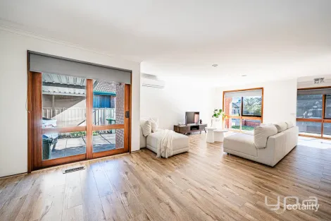 Property photo of 88 Carrick Drive Gladstone Park VIC 3043