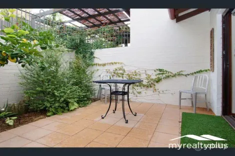 Property photo of 4/10 Queens Crescent Mount Lawley WA 6050