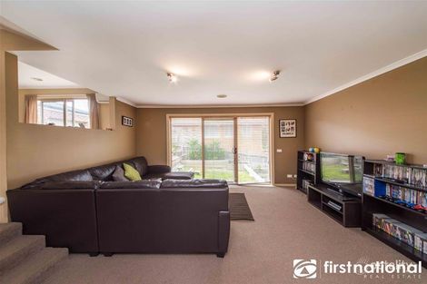 Property photo of 33 Ash Crescent Pakenham VIC 3810