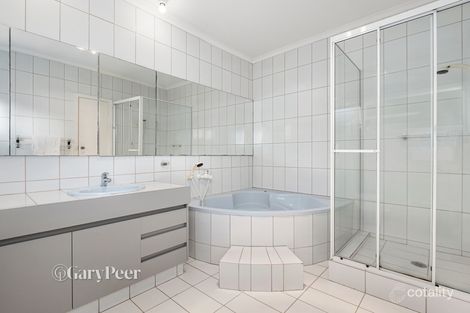 Property photo of 11 Linlithgow Avenue Caulfield North VIC 3161