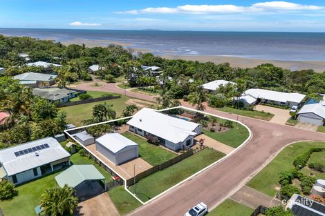Property photo of 3 Lasindra Court Bushland Beach QLD 4818