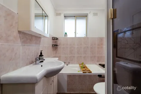 Property photo of 5/13-17 Myra Road Dulwich Hill NSW 2203
