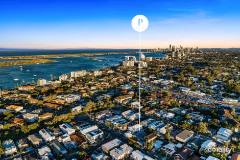 Property photo of 40 Parr Street Biggera Waters QLD 4216