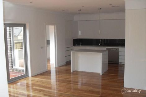 Property photo of 1/28 Buchanan Road Berwick VIC 3806