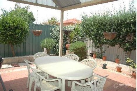 Property photo of 2/551 Canning Highway Alfred Cove WA 6154