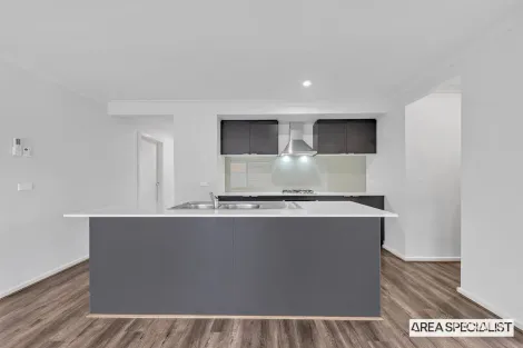 Property photo of 5 Hutton Road Werribee VIC 3030