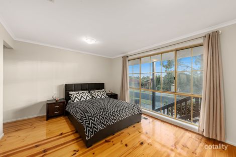 Property photo of 61 Thompson Circuit Mill Park VIC 3082