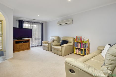 Property photo of 10 Eden Place Drouin VIC 3818