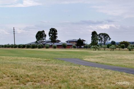 Property photo of 2 Peak Drive Hillvue NSW 2340