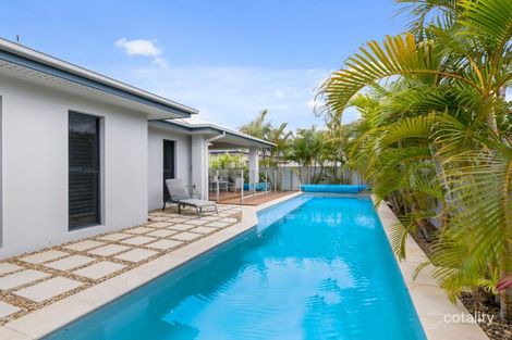 Property photo of 9 Rebholz Drive Benowa QLD 4217
