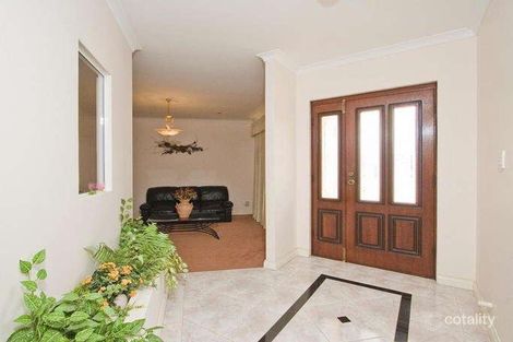 Property photo of 11 Imandra Circuit Success WA 6164