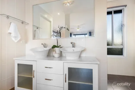 Property photo of 9 Wootton Crescent Springwood QLD 4127