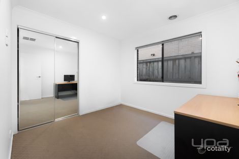 Property photo of 6 Water Fern Grove Greenvale VIC 3059