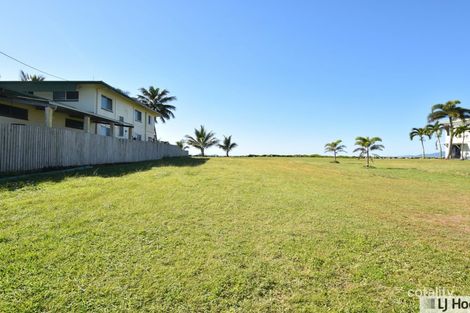 10 Taylor St, Tully Heads, QLD 4854