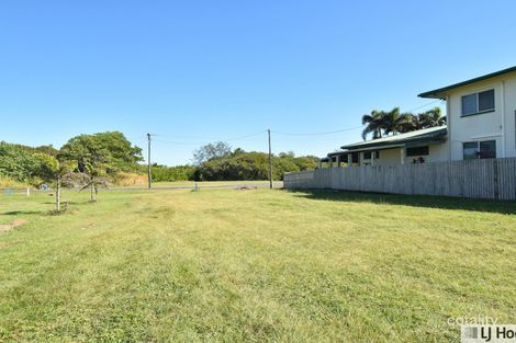 Property photo of 10 Taylor Street Tully Heads QLD 4854