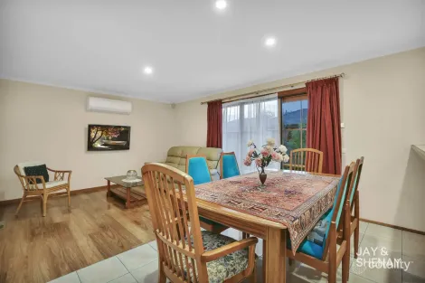 Property photo of 7 Reema Boulevard Endeavour Hills VIC 3802