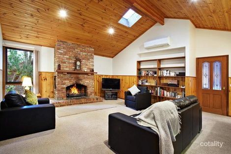 Property photo of 19 Hartland Way Eltham VIC 3095