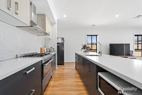 Property photo of 37 Growth Drive Weir Views VIC 3338