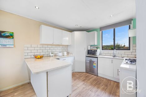 Property photo of 1 Wood Street Soldiers Hill VIC 3350