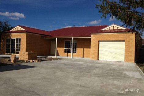 28 Lauriston St, Kyneton, VIC 3444