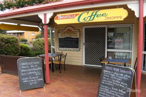 87 West St, Newtown, QLD 4350