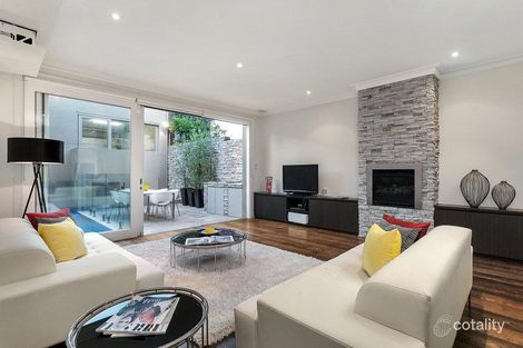 Property photo of 25 Fairbairn Road Toorak VIC 3142