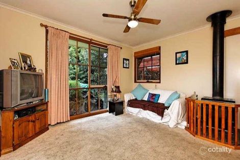 Property photo of 5 Bastow Close Pakenham VIC 3810