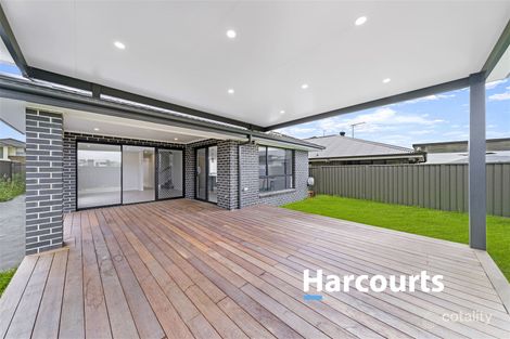 Property photo of 19 Leppington House Drive Denham Court NSW 2565