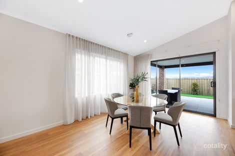 Property photo of 3 Bursaria Grove Officer VIC 3809