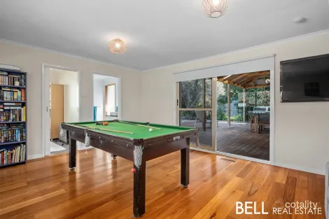 Property photo of 2 Paradise Grove Emerald VIC 3782