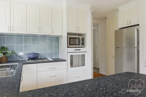 Property photo of 28 Blackman Crescent Macquarie ACT 2614