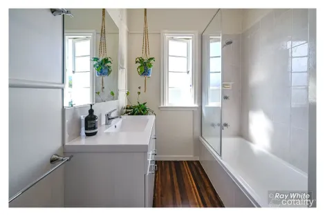 Property photo of 208 Dean Street Berserker QLD 4701